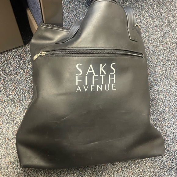 Saks Fifth Avenue Stylish Black Tote Bag - Picture 8 of 8